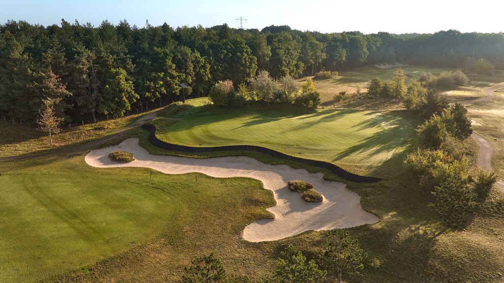 Hole 4
